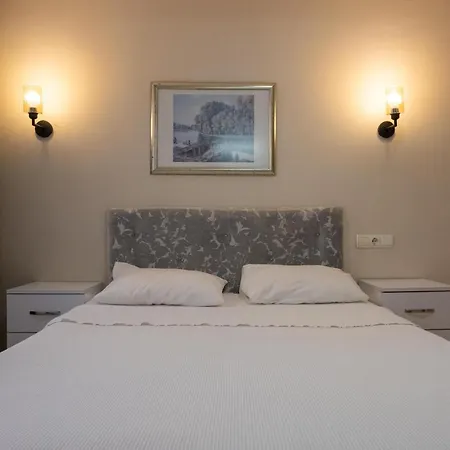 Otel Arden 2*